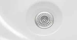 how to clean bathtub drain