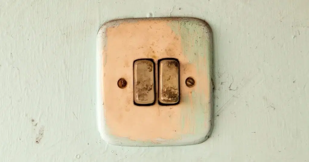 How to safely clean light switch