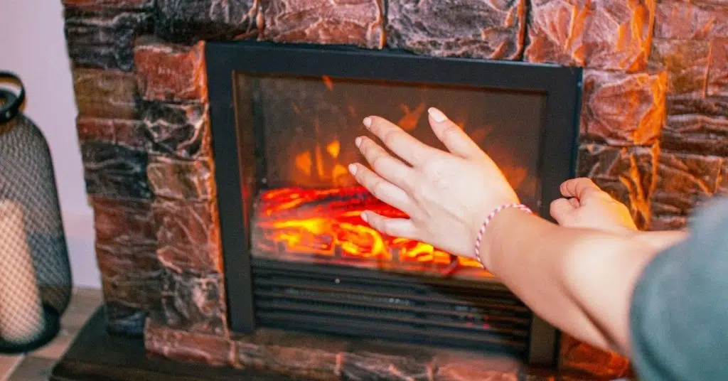 How to clean fireplace doors