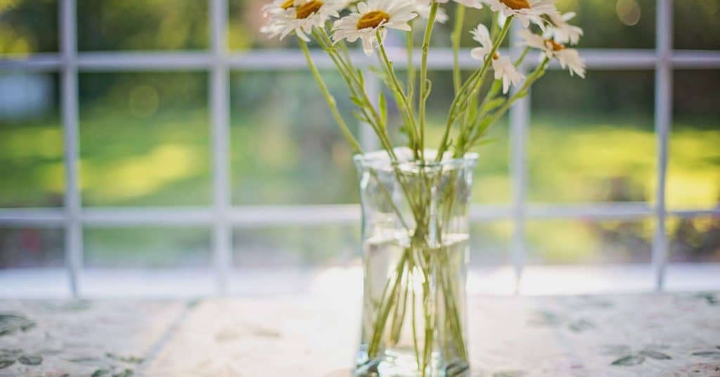 how to clean cloudy vases
