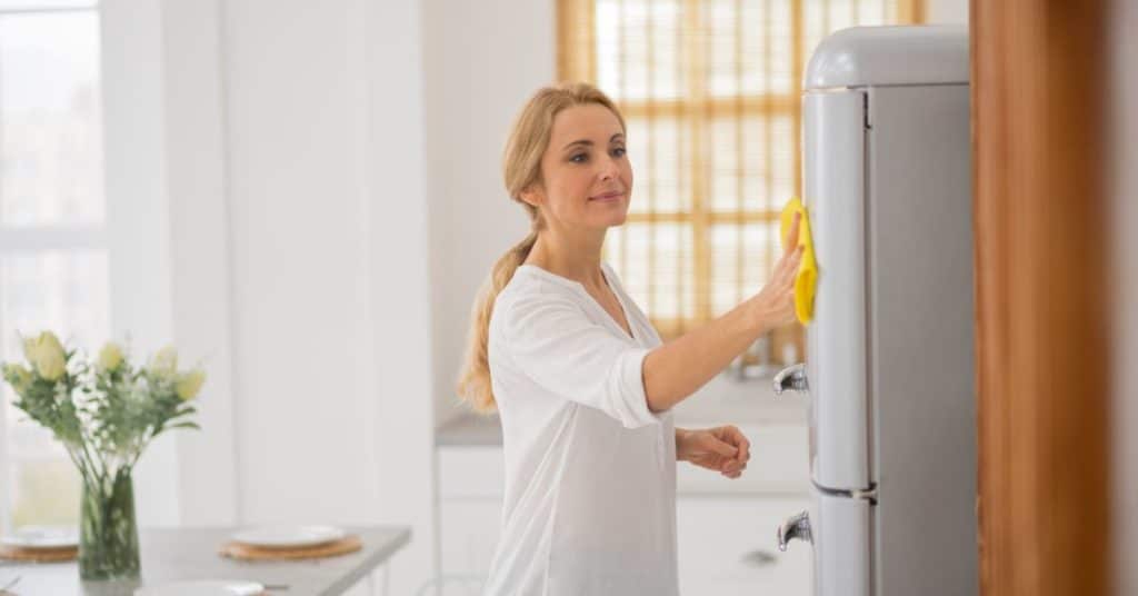 Benefits of using natural cleaning solutions