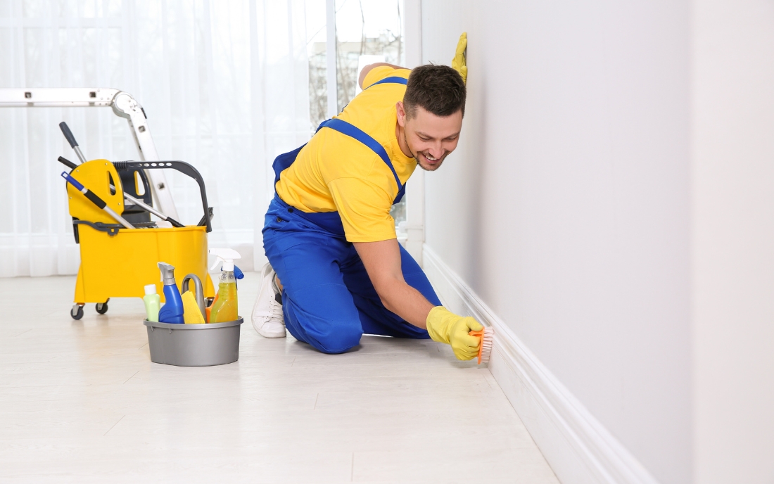 how much do house cleaners charge per hour in Ontario
