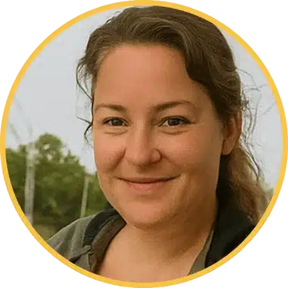 Alexandra, your professional local cleaning expert from Hellamaid in Richmond Hill, ensuring your home is sparkling clean with thorough services.