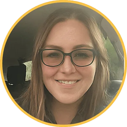 Courtney, your dedicated local cleaning professional from Hellamaid in Edmonton, providing efficient and reliable cleaning services.