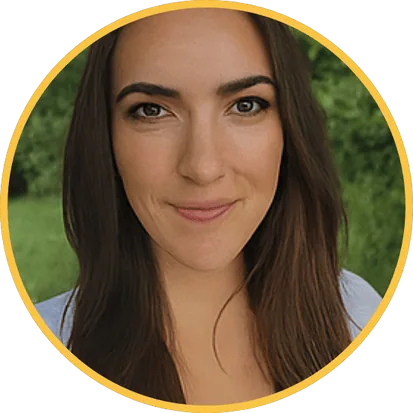 Aubrey, your trusted local cleaner from Hellamaid in Edmonton, delivering top-quality and thorough cleaning solutions.