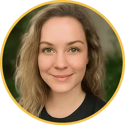 Jess, your trusted local cleaning professional from Hellamaid in North Vancouver, delivering efficient and thorough home cleaning.