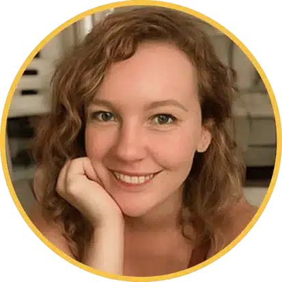 Stacey, your expert local cleaning professional from Hellamaid in Port Moody, offering meticulous and tailored cleaning solutions.