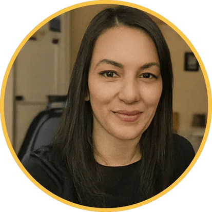 Leslie, your dedicated local cleaning expert from Hellamaid in Surrey, providing top-notch cleaning services tailored to your needs