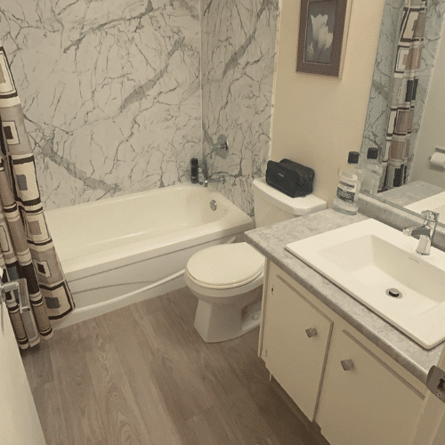 Bathroom after Hellamaid clean