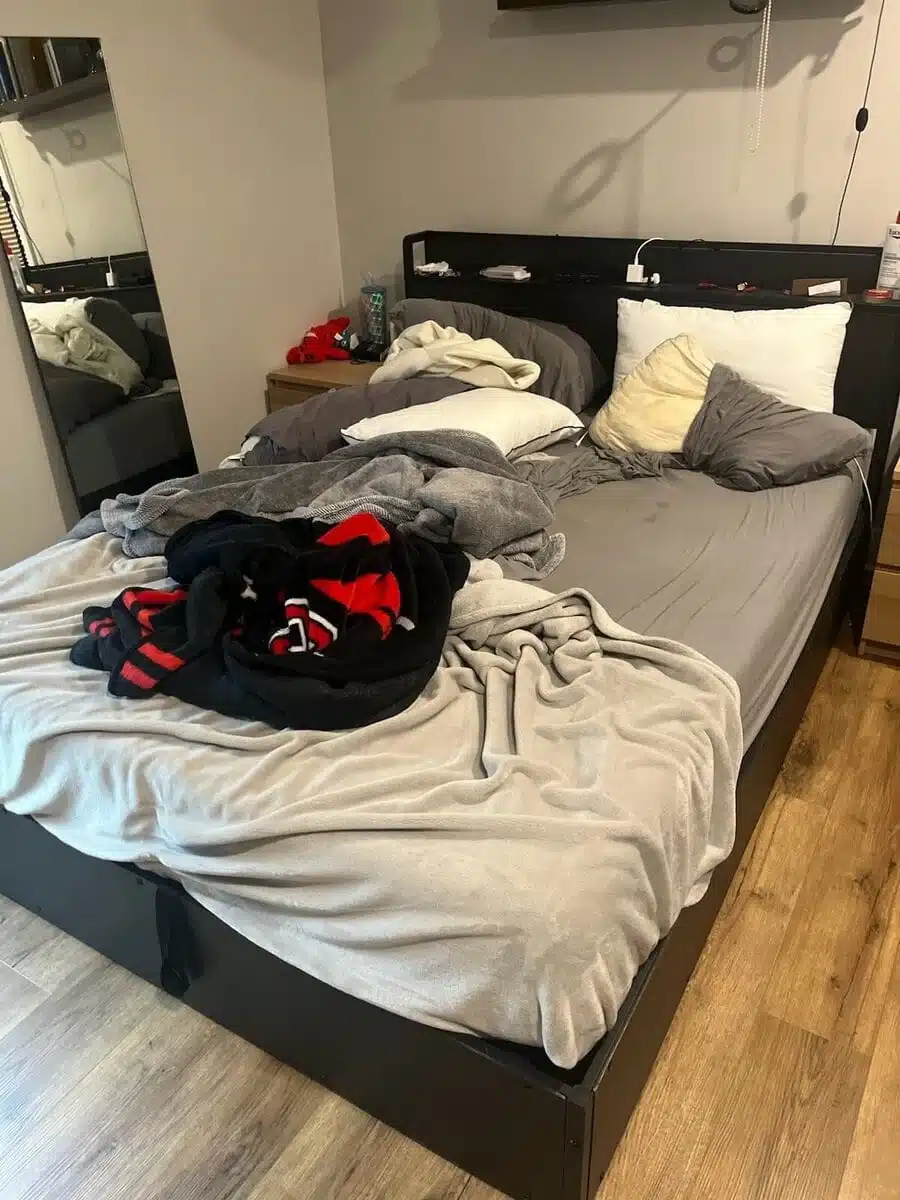 Bedroom before Hellamaid clean